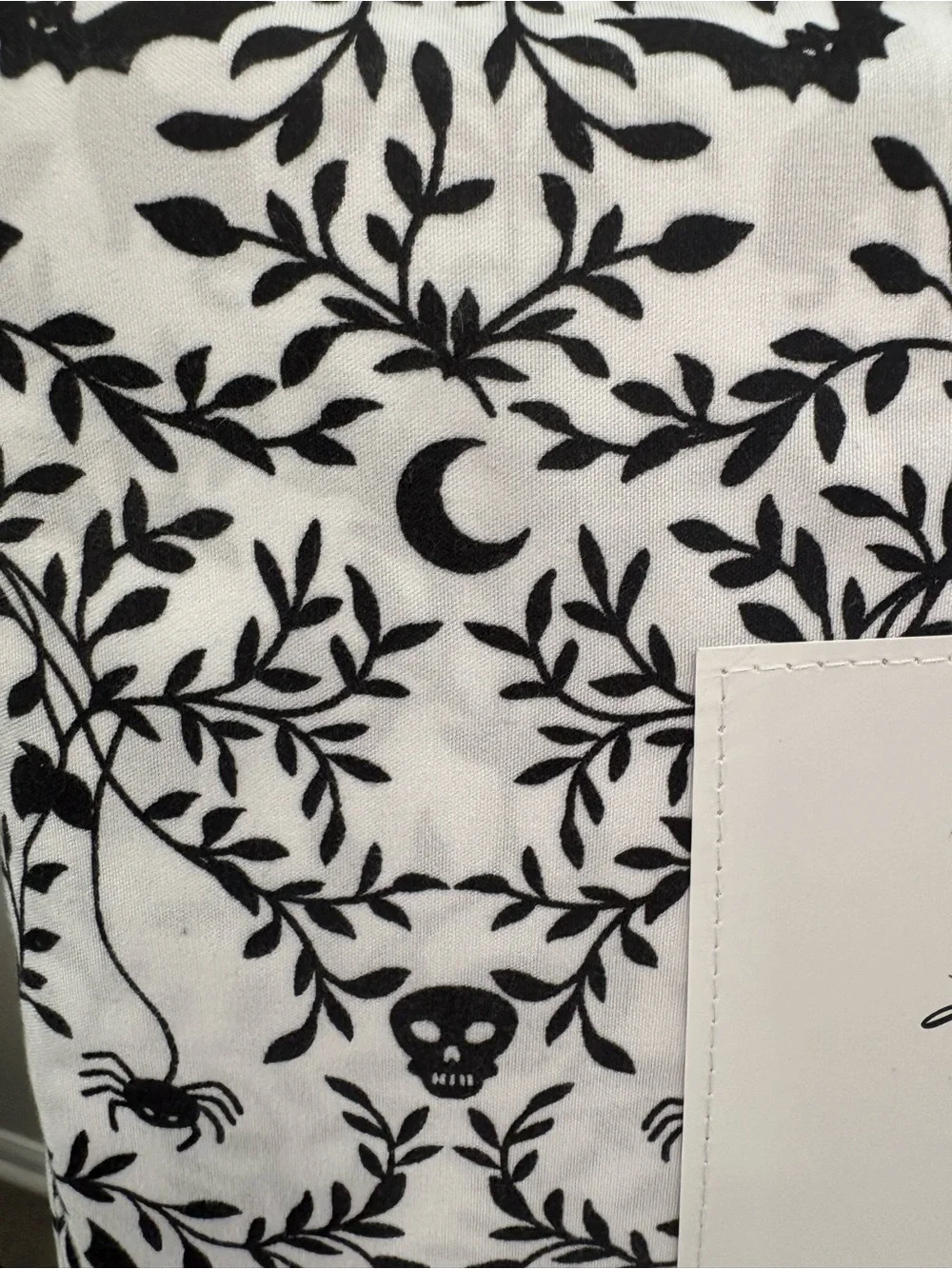 NEW London Kaye Full Black & White Skull Vine Sheet Set
